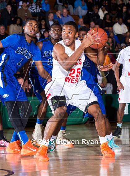 Thumbnail 2 in Copiague vs Half Hollow Hills West (Section 11 Class AA Semifinal) photogallery.