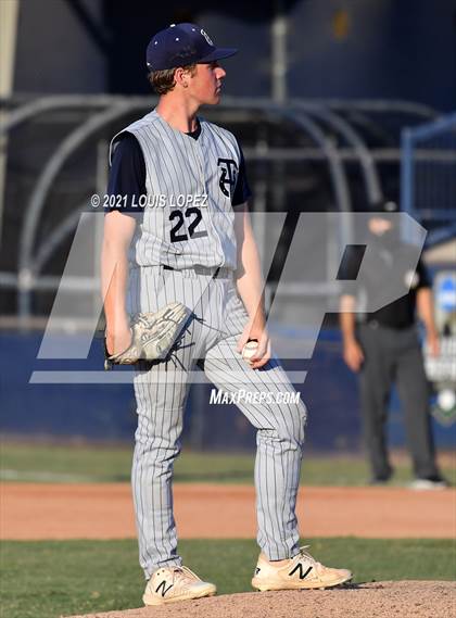 Thumbnail 1 in Thousand Oaks vs. Trabuco Hills (CIF SS DIV 2 Championship) photogallery.