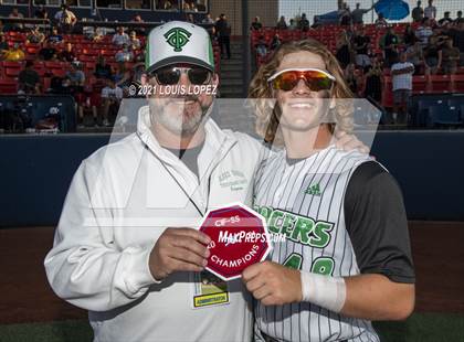 Thumbnail 2 in Thousand Oaks vs. Trabuco Hills (CIF SS DIV 2 Championship) photogallery.