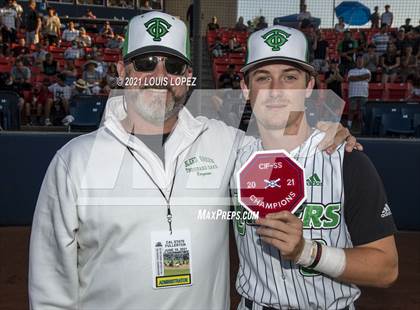 Thumbnail 3 in Thousand Oaks vs. Trabuco Hills (CIF SS DIV 2 Championship) photogallery.