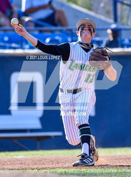 Thumbnail 1 in Thousand Oaks vs. Trabuco Hills (CIF SS DIV 2 Championship) photogallery.