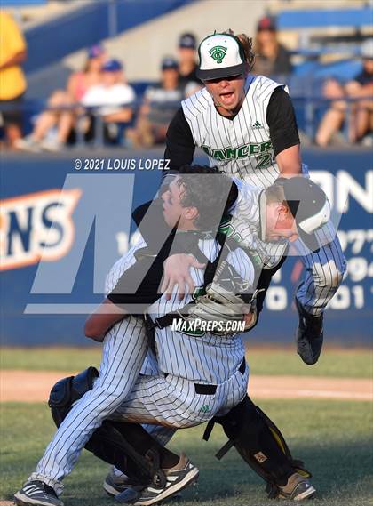 Thumbnail 1 in Thousand Oaks vs. Trabuco Hills (CIF SS DIV 2 Championship) photogallery.