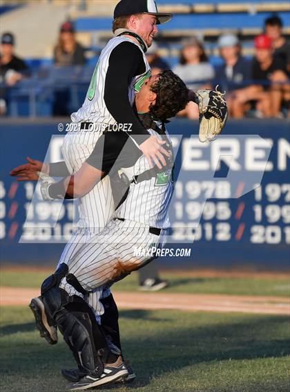 Thumbnail 1 in Thousand Oaks vs. Trabuco Hills (CIF SS DIV 2 Championship) photogallery.