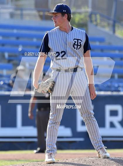 Thumbnail 1 in Thousand Oaks vs. Trabuco Hills (CIF SS DIV 2 Championship) photogallery.