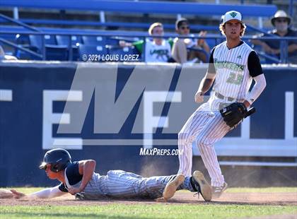 Thumbnail 1 in Thousand Oaks vs. Trabuco Hills (CIF SS DIV 2 Championship) photogallery.