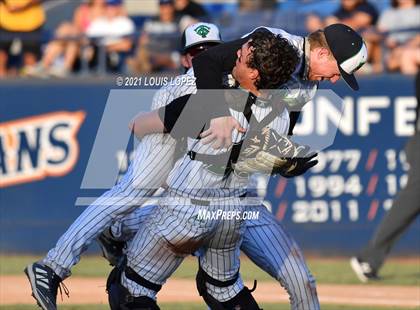Thumbnail 2 in Thousand Oaks vs. Trabuco Hills (CIF SS DIV 2 Championship) photogallery.