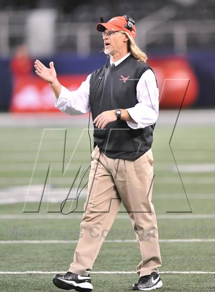Thumbnail 3 in Katy vs. Cedar Hill (UIL 5A Division 2 Final) photogallery.