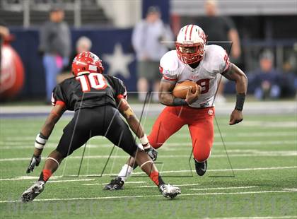 Thumbnail 2 in Katy vs. Cedar Hill (UIL 5A Division 2 Final) photogallery.