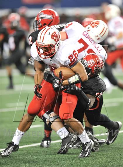 Thumbnail 2 in Katy vs. Cedar Hill (UIL 5A Division 2 Final) photogallery.