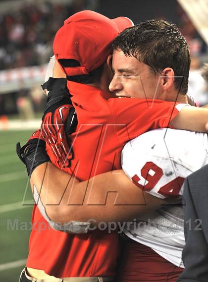Thumbnail 3 in Katy vs. Cedar Hill (UIL 5A Division 2 Final) photogallery.