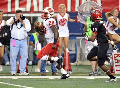 Thumbnail 3 in Katy vs. Cedar Hill (UIL 5A Division 2 Final) photogallery.