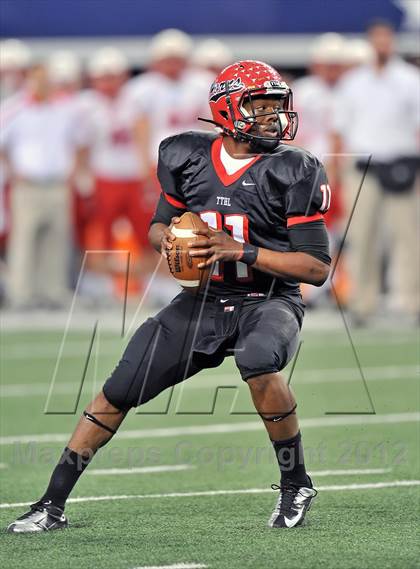 Thumbnail 3 in Katy vs. Cedar Hill (UIL 5A Division 2 Final) photogallery.