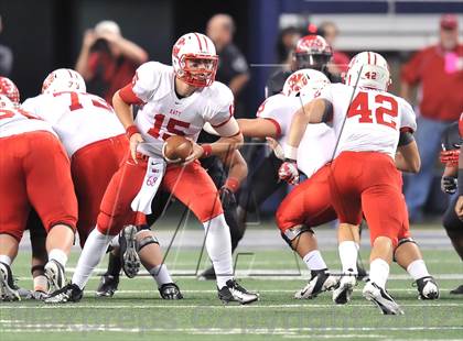 Thumbnail 1 in Katy vs. Cedar Hill (UIL 5A Division 2 Final) photogallery.