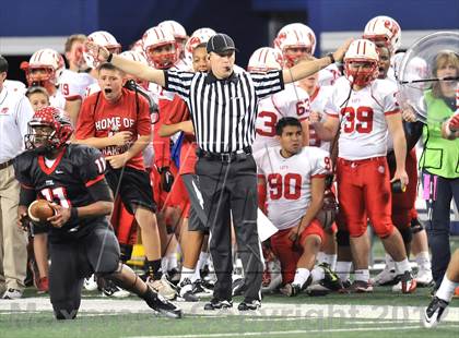 Thumbnail 1 in Katy vs. Cedar Hill (UIL 5A Division 2 Final) photogallery.