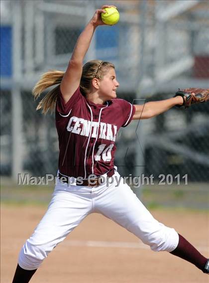 Thumbnail 3 in Westhill vs. Bristol Central (CIAC Class LL Semifinal) photogallery.