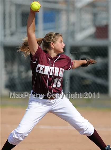 Thumbnail 3 in Westhill vs. Bristol Central (CIAC Class LL Semifinal) photogallery.