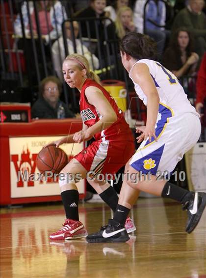 Thumbnail 3 in Jamestown vs. Lockport (Section VI Class AA Semifinal) photogallery.