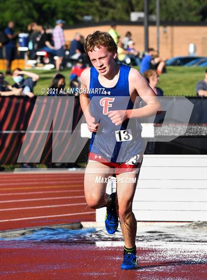 Thumbnail 3 in Boys Track and Field (NYSPHSAA Section 5 Sectional Final) photogallery.