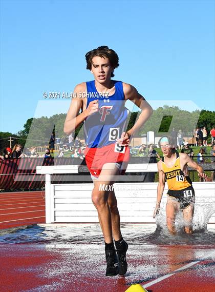 Thumbnail 2 in Boys Track and Field (NYSPHSAA Section 5 Sectional Final) photogallery.