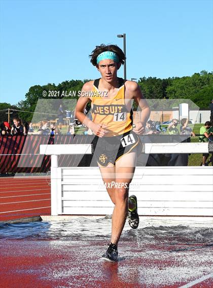 Thumbnail 3 in Boys Track and Field (NYSPHSAA Section 5 Sectional Final) photogallery.