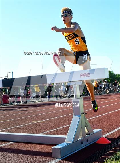 Thumbnail 3 in Boys Track and Field (NYSPHSAA Section 5 Sectional Final) photogallery.