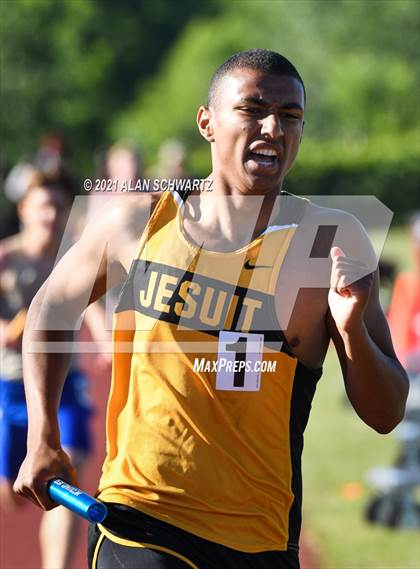 Thumbnail 3 in Boys Track and Field (NYSPHSAA Section 5 Sectional Final) photogallery.