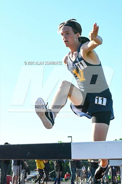 Thumbnail 2 in Boys Track and Field (NYSPHSAA Section 5 Sectional Final) photogallery.