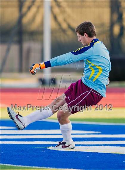 Thumbnail 3 in Clear Creek vs Bellaire (Friendswood Invitational) photogallery.