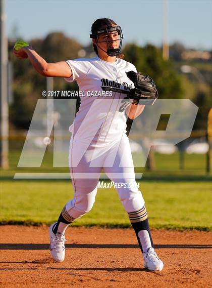 Thumbnail 3 in Mater Dei Catholic vs. Rancho Bernardo photogallery.