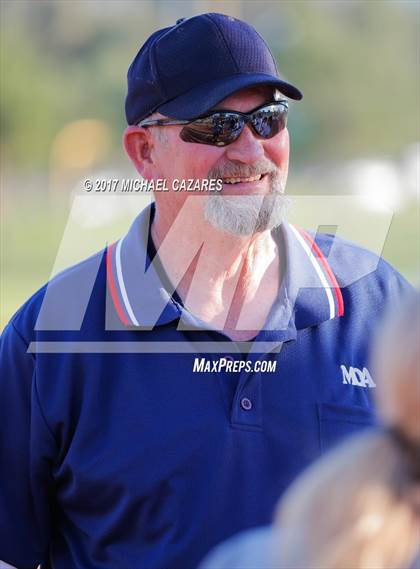 Thumbnail 1 in Mater Dei Catholic vs. Rancho Bernardo photogallery.