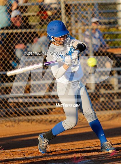Thumbnail 3 in Mater Dei Catholic vs. Rancho Bernardo photogallery.