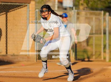 Thumbnail 3 in Mater Dei Catholic vs. Rancho Bernardo photogallery.