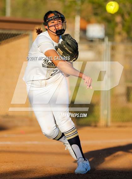 Thumbnail 1 in Mater Dei Catholic vs. Rancho Bernardo photogallery.