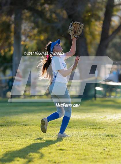 Thumbnail 3 in Mater Dei Catholic vs. Rancho Bernardo photogallery.
