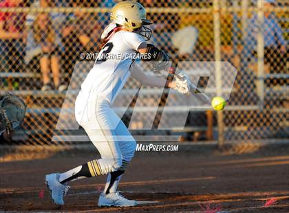 Thumbnail 2 in Mater Dei Catholic vs. Rancho Bernardo photogallery.