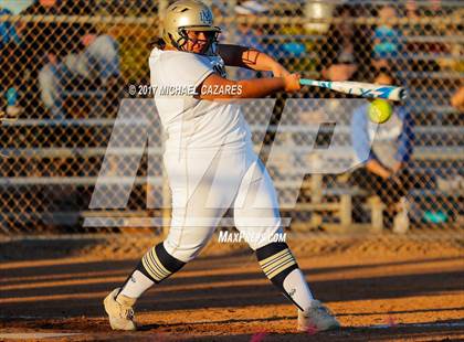 Thumbnail 2 in Mater Dei Catholic vs. Rancho Bernardo photogallery.