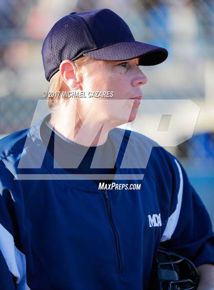 Thumbnail 3 in Mater Dei Catholic vs. Rancho Bernardo photogallery.