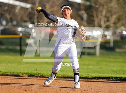 Thumbnail 1 in Mater Dei Catholic vs. Rancho Bernardo photogallery.