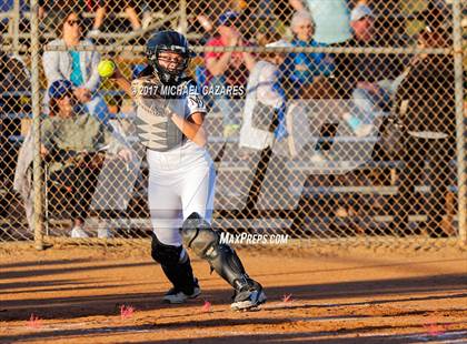 Thumbnail 2 in Mater Dei Catholic vs. Rancho Bernardo photogallery.