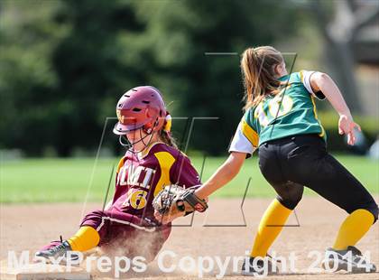 Thumbnail 2 in Royal @ Simi Valley photogallery.