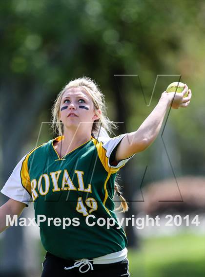 Thumbnail 2 in Royal @ Simi Valley photogallery.