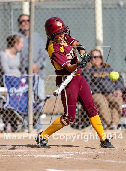 Thumbnail 3 in Royal @ Simi Valley photogallery.