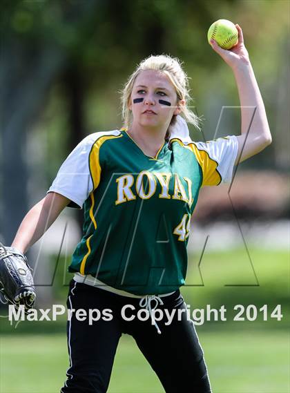 Thumbnail 1 in Royal @ Simi Valley photogallery.