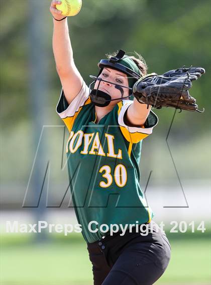 Thumbnail 2 in Royal @ Simi Valley photogallery.