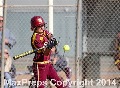 Thumbnail 3 in Royal @ Simi Valley photogallery.