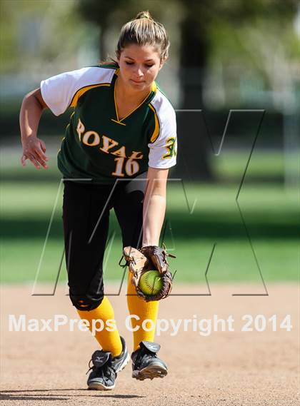 Thumbnail 2 in Royal @ Simi Valley photogallery.