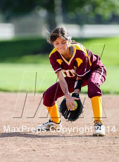 Thumbnail 1 in Royal @ Simi Valley photogallery.