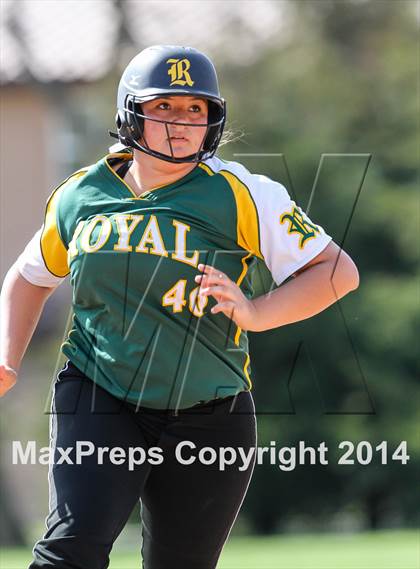 Thumbnail 3 in Royal @ Simi Valley photogallery.