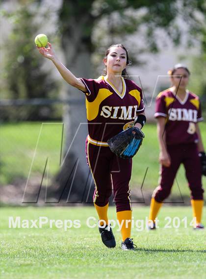 Thumbnail 3 in Royal @ Simi Valley photogallery.