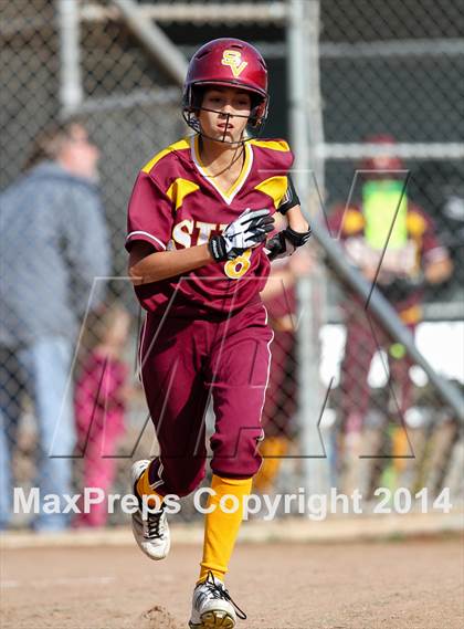 Thumbnail 3 in Royal @ Simi Valley photogallery.
